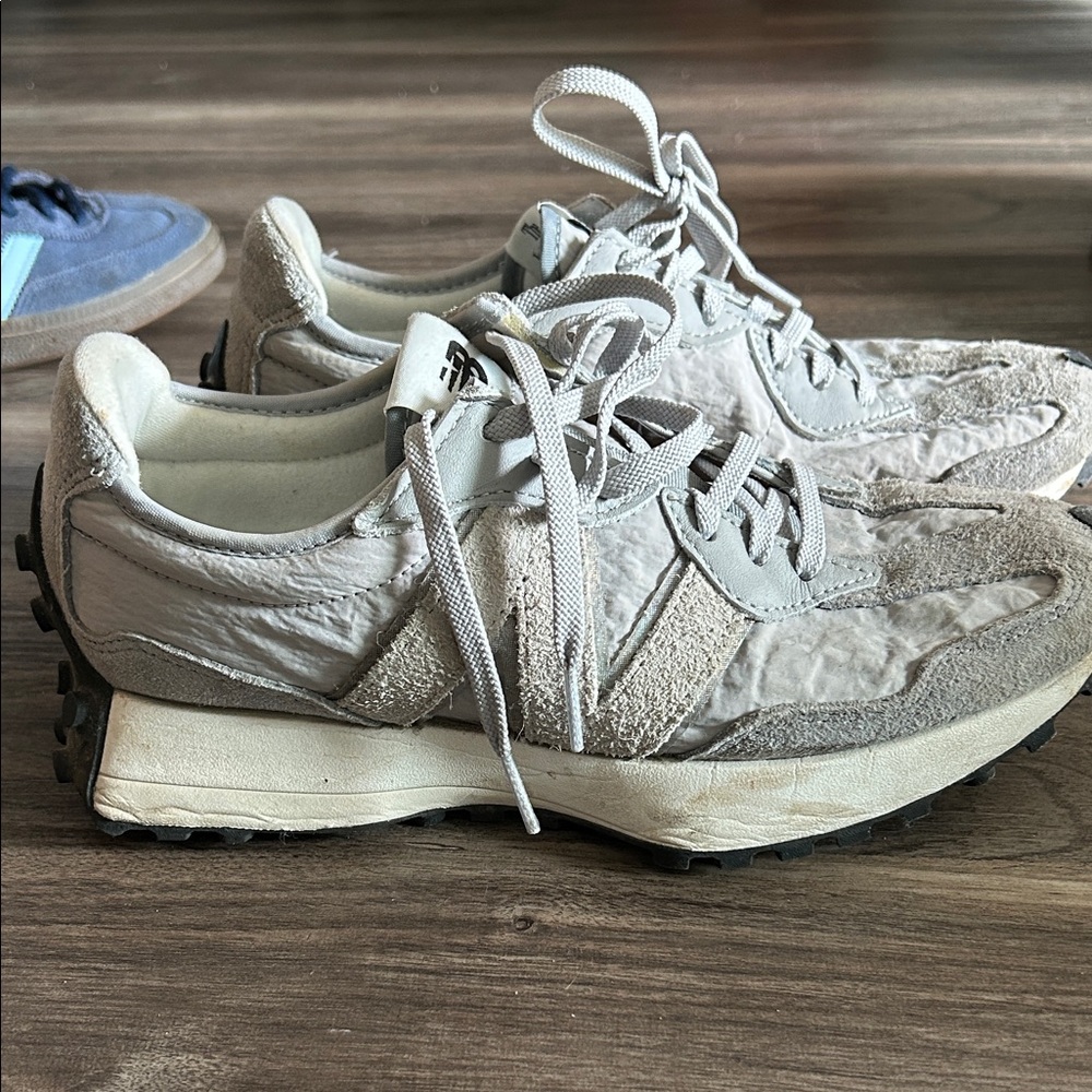 New Balance 327
